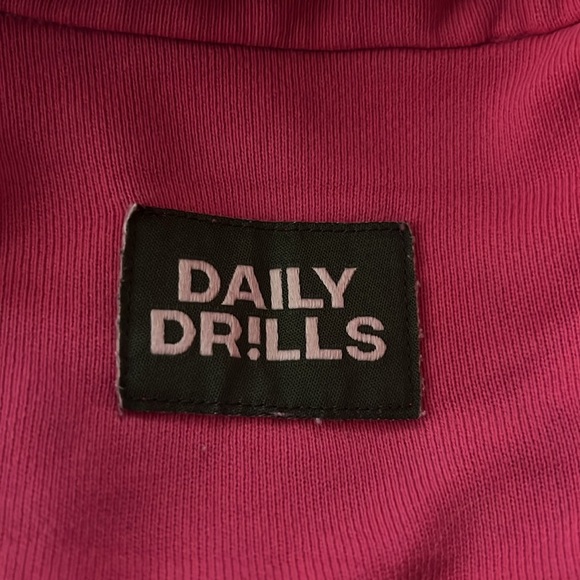 Daily Drills Fuchsia Pullover Sweatshirt Women’s Medium - Picture 7 of 7